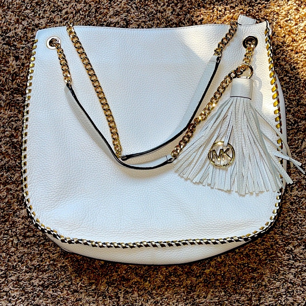 Gorgeous Michael Kors Leather Shoulder Whipped Chelsea